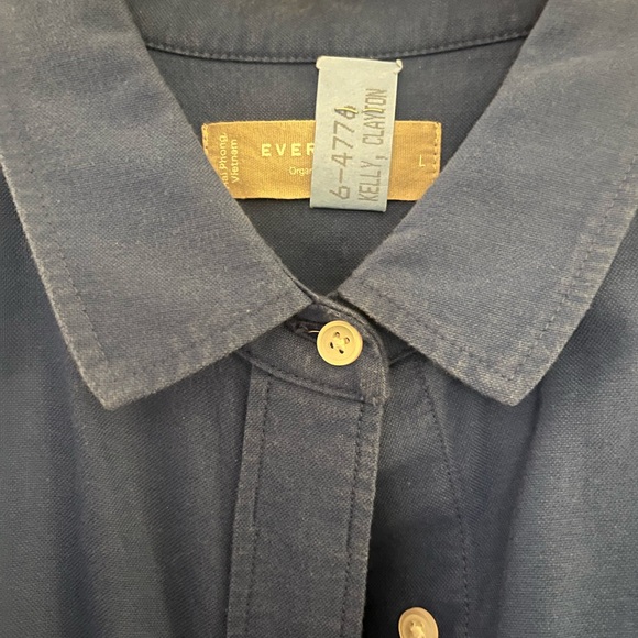 Everlane - Boxy Oxford Blue Button-Up Shirt - Picture 2 of 3